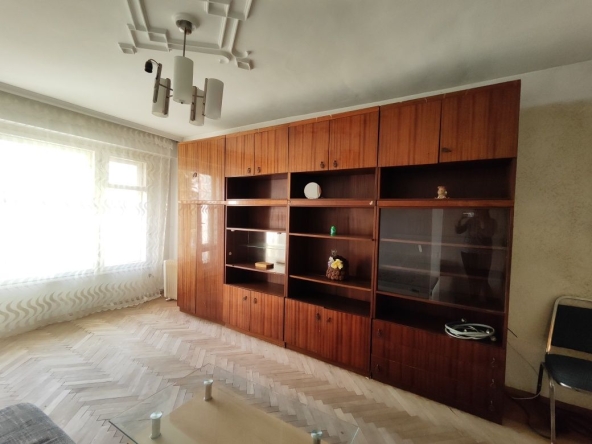 Дава се под наем Тристаен апартамент в Враца, Дъбника - 65 кв.м за 228.99 € - Снимка #1
