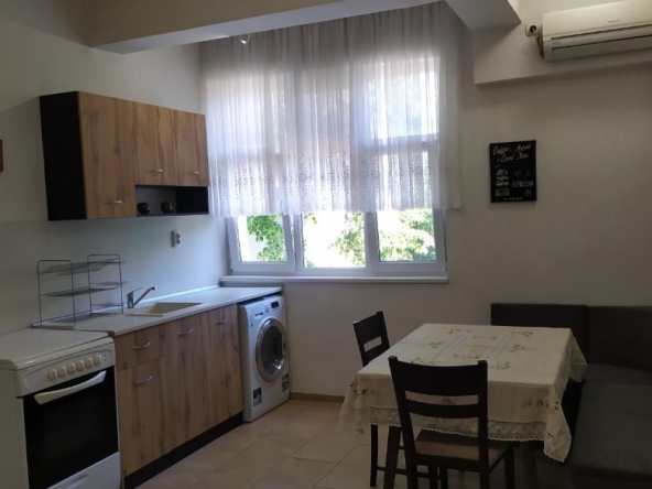 Дава се под наем Тристаен апартамент в Пловдив, Център - 70 кв.м за 500 € - Снимка #1