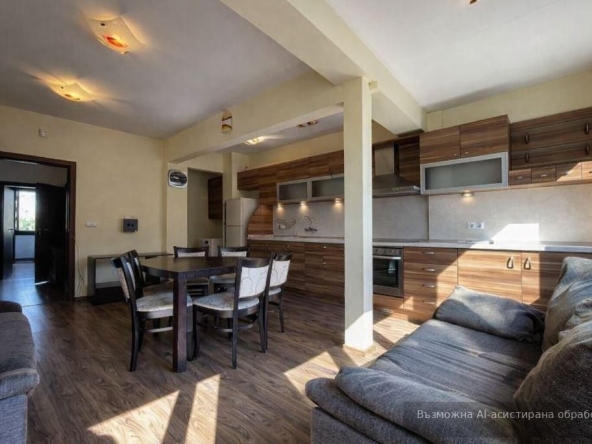 Дава се под наем Тристаен апартамент в Варна, Център - 91 кв.м за 747.66 € - Снимка #1