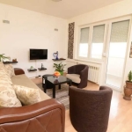 Дава се под наем Двустаен апартамент в Пловдив, Тракия - 52 кв.м за 255 € - Снимка #1