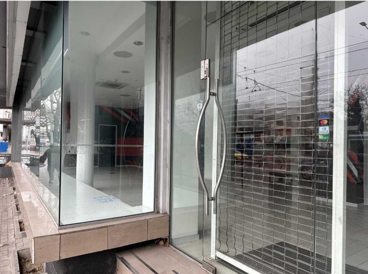 Дава се под наем Магазин в Варна, Гръцка махала - 185 кв.м за 1495.83 € - Снимка #1