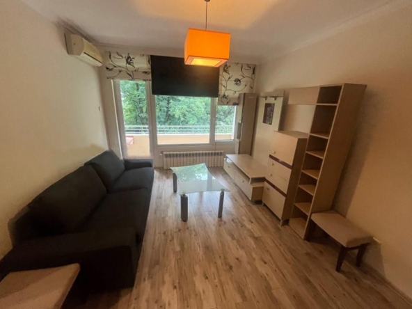 Дава се под наем Тристаен апартамент в София, Хиподрума - 95 кв.м за 764.49 € - Снимка #1