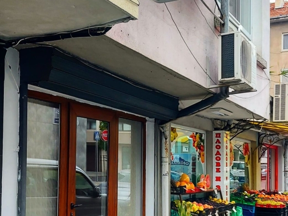 Дава се под наем Магазин в Бургас, Център - 20 кв.м за 229.5 € - Снимка #1