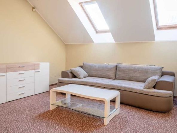 Дава се под наем Двустаен апартамент в Пловдив, Съдийски - 63 кв.м за 300.9 € - Снимка #1