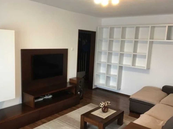 Дава се под наем Тристаен апартамент в Пловдив, Каменица 1 - 88 кв.м за 351.9 € - Снимка #1