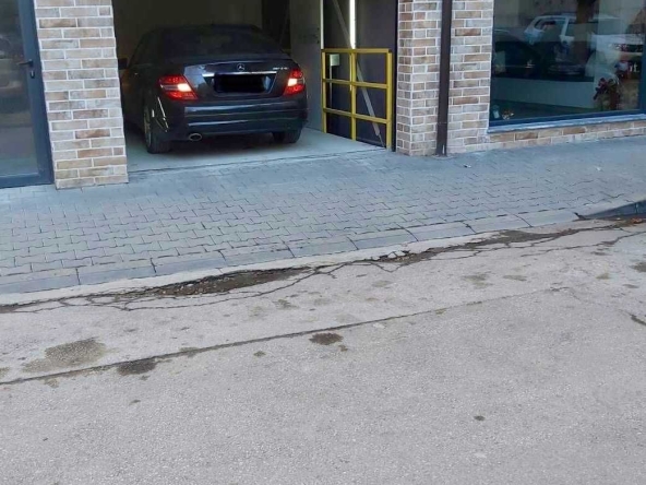 Дава се под наем Гараж / Паркомясто в Пловдив, Южен - 30 кв.м за 30.6 € - Снимка #1