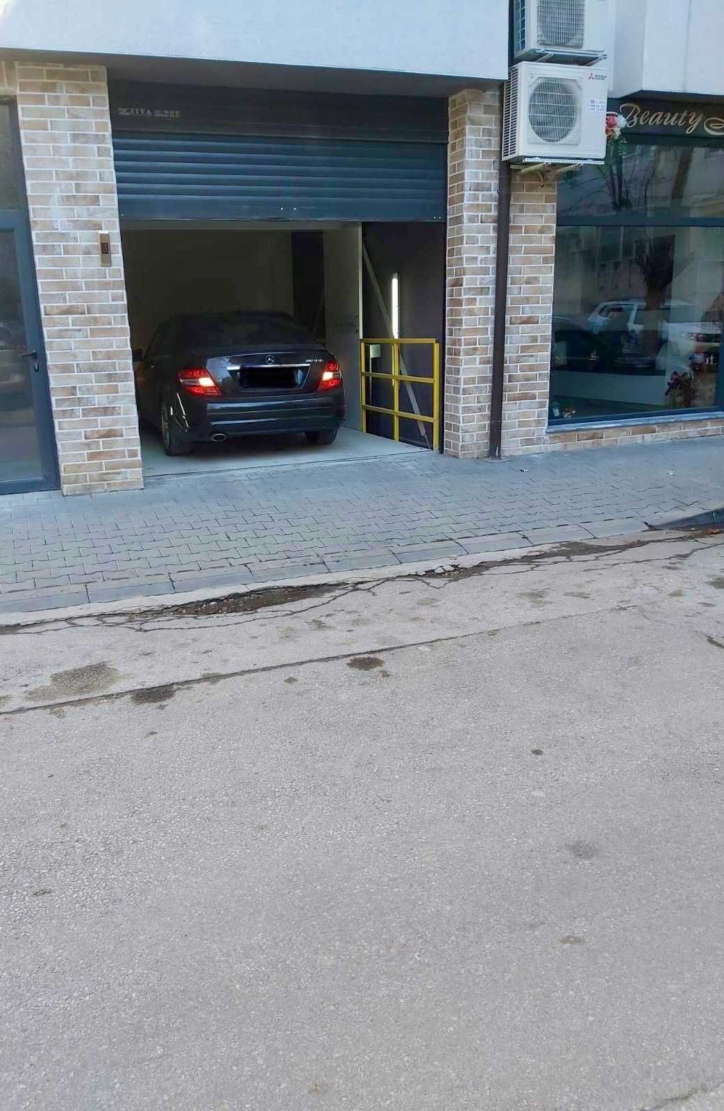 Дава се под наем Гараж / Паркомясто в Пловдив, Южен - 30 кв.м за 30.6 € - Снимка #1