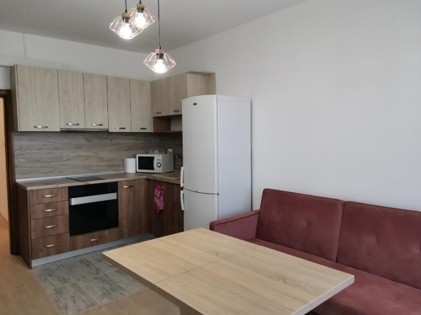 Дава се под наем Четиристаен апартамент в Пловдив, Тракия - 70 кв.м за 425 € - Снимка #1