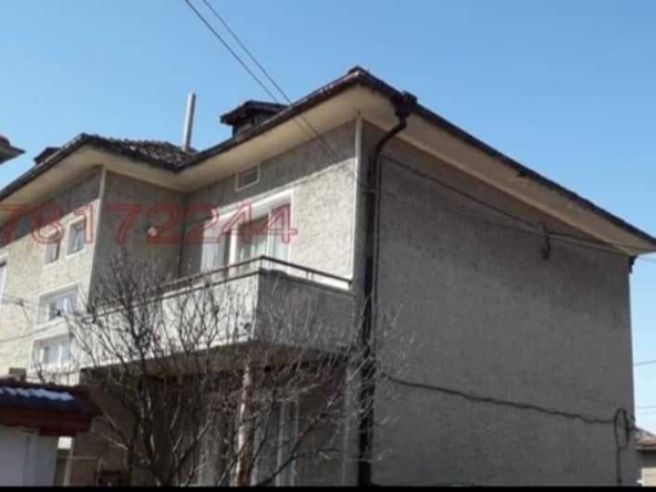 Етаж от къща в Разград, Варош - 155 кв.м за 872 €/кв.м - Снимка #1