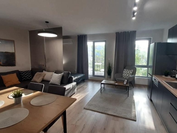 Дава се под наем Двустаен апартамент в Пловдив, Тракия - 70 кв.м за 650 € - Снимка #1