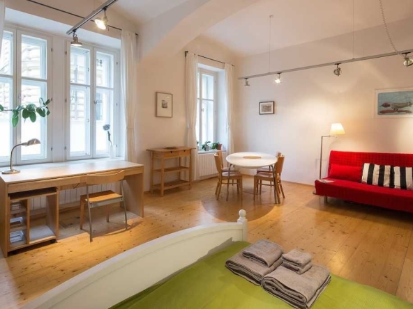 Дава се под наем Тристаен апартамент в Пловдив, Кючук Париж - 79 кв.м за 270.3 € - Снимка #1