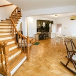 Дава се под наем Къща в Варна, м-т Св. Никола - 200 кв.м за 1270 € - Снимка #1