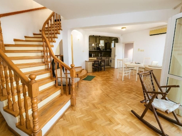 Дава се под наем Къща в Варна, м-т Св. Никола - 200 кв.м за 1270 € - Снимка #1