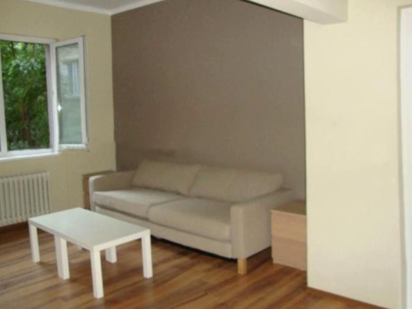 Дава се под наем Двустаен апартамент в София, Център - 60 кв.м за 900 € - Снимка #1