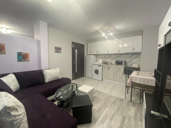 Дава се под наем Двустаен апартамент в Пловдив, Младежки Хълм - 57 кв.м за 425 € - Снимка #1