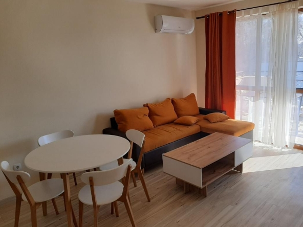 Дава се под наем Тристаен апартамент в Пловдив, Христо Смирненски - 85 кв.м за 750 € - Снимка #1