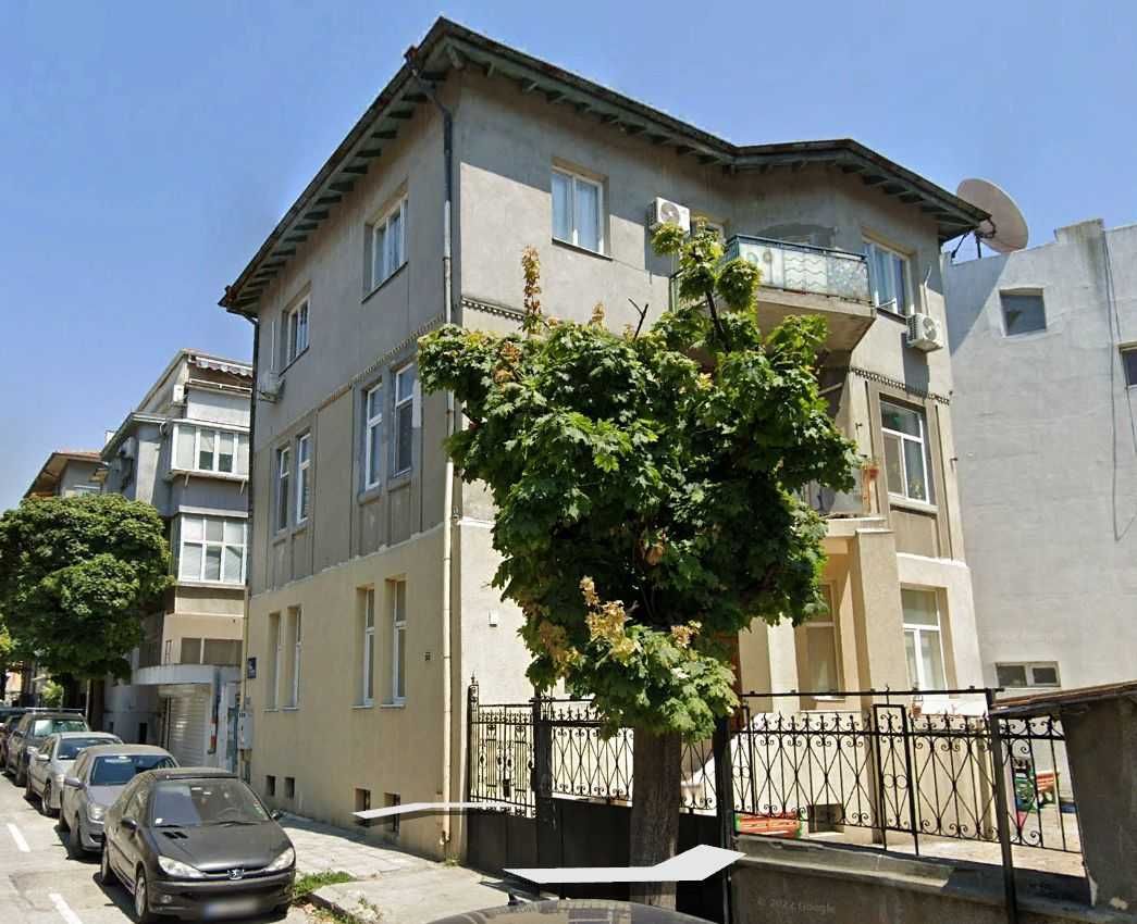 Тристаен апартамент в Варна, Гръцка махала - 105 кв.м за 1 €/кв.м - Снимка #1