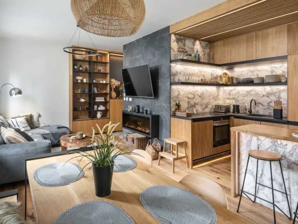 Дава се под наем Тристаен апартамент в Пловдив, Младежки Хълм - 95 кв.м за 325 € - Снимка #1