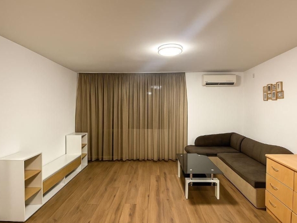 Дава се под наем Тристаен апартамент в Варна, Колхозен пазар - 92 кв.м за 650 € - Снимка #1