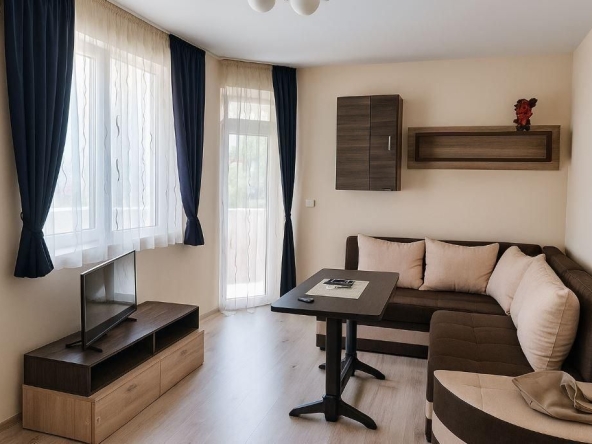 Дава се под наем Тристаен апартамент в Варна, Център - 60 кв.м за 550 € - Снимка #1