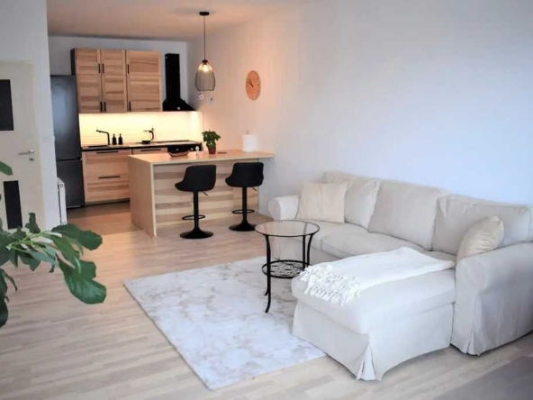 Дава се под наем Двустаен апартамент в Пловдив, Кършияка - 62 кв.м за 235 € - Снимка #1