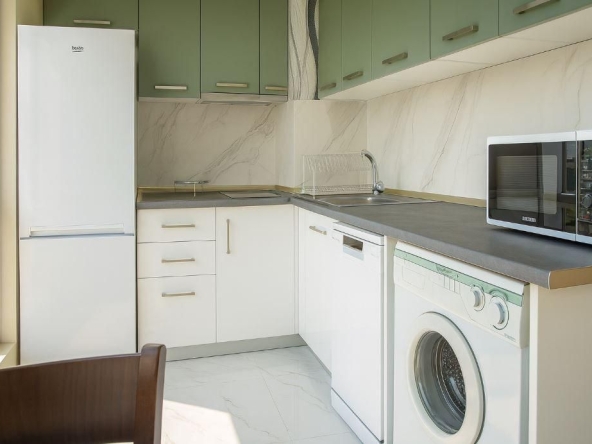 Дава се под наем Тристаен апартамент в Варна, Цветен квартал - 79 кв.м за 548.25 € - Снимка #1