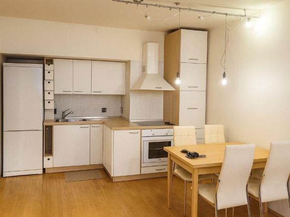 Дава се под наем Двустаен апартамент в Варна, Бриз - 74 кв.м за 550 € - Снимка #1