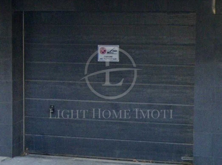 Гараж / Паркомясто в Пловдив, Център - 18 кв.м за 1417 €/кв.м - Снимка #1