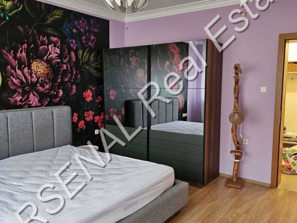 Дава се под наем Тристаен апартамент в София, Яворов - 100 кв.м за 698.19 € - Снимка #1