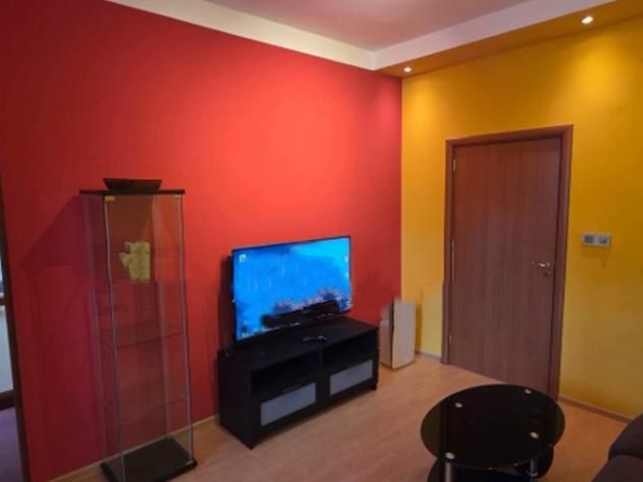 Дава се под наем Двустаен апартамент в София, Център - 70 кв.м за 600 € - Снимка #1