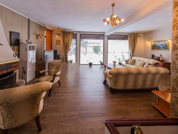 Дава се под наем Къща в София, Драгалевци - 300 кв.м за 5000 € - Снимка #1