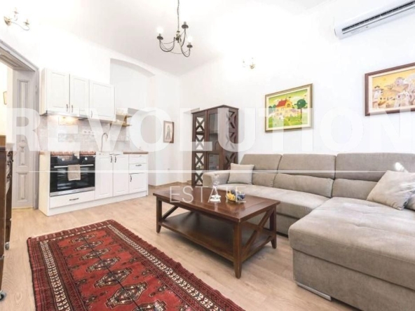 Дава се под наем Многостаен апартамент в Варна, Гръцка махала - 150 кв.м за 997.05 € - Снимка #1