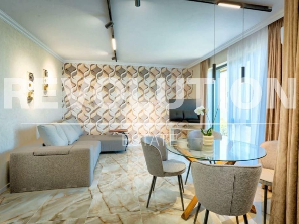 Дава се под наем Тристаен апартамент в Варна, Галата - 85 кв.м за 698.19 € - Снимка #1