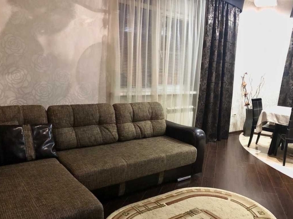 Дава се под наем Двустаен апартамент в Пловдив, Гагарин - 65 кв.м за 204 € - Снимка #1