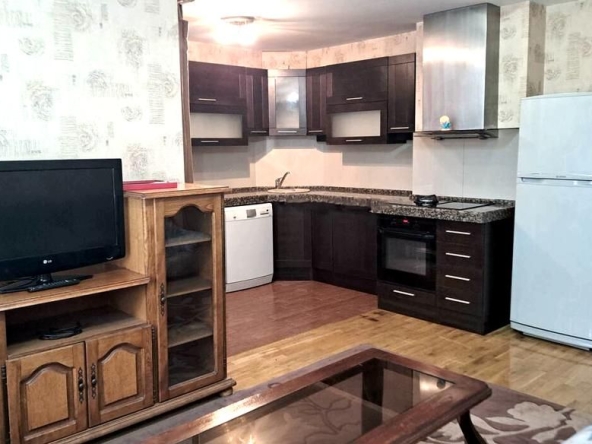 Дава се под наем Тристаен апартамент в Пловдив, Съдийски - 80 кв.м за 500 € - Снимка #1