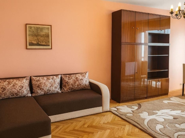 Дава се под наем Тристаен апартамент в Варна, Чайка - 87 кв.м за 525 € - Снимка #1