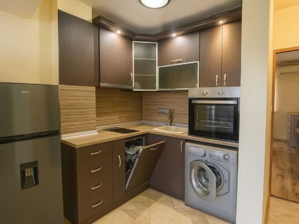 Двустаен апартамент в Варна, Център - 52 кв.м за 2693 €/кв.м - Снимка #1