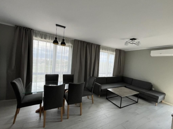 Дава се под наем Тристаен апартамент в Пловдив, Център - 120 кв.м за 612 € - Снимка #1