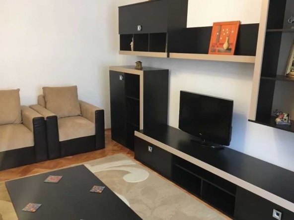 Дава се под наем Двустаен апартамент в Пловдив, Младежки Хълм - 60 кв.м за 275 € - Снимка #1