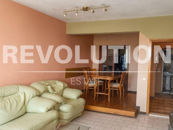 Дава се под наем Тристаен апартамент в Варна, Младост 2 - 120 кв.м за 800 € - Снимка #1