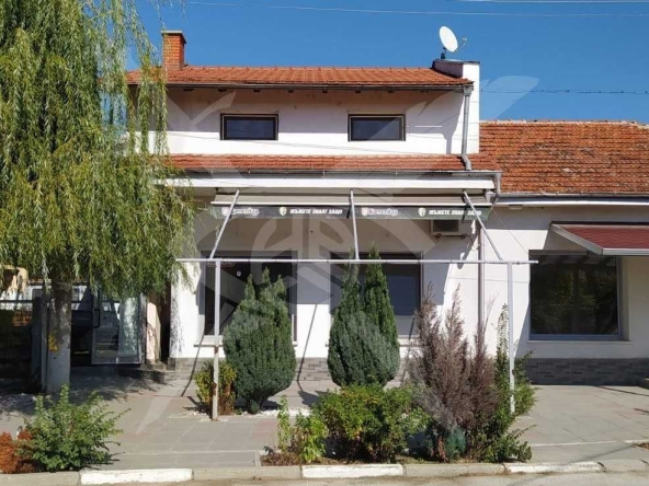 Магазин в Съединение - 753 кв.м за 186 €/кв.м - Снимка #1