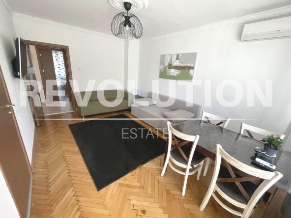 Дава се под наем Етаж от къща в Варна, Бриз - 95 кв.м за 498.27 € - Снимка #1