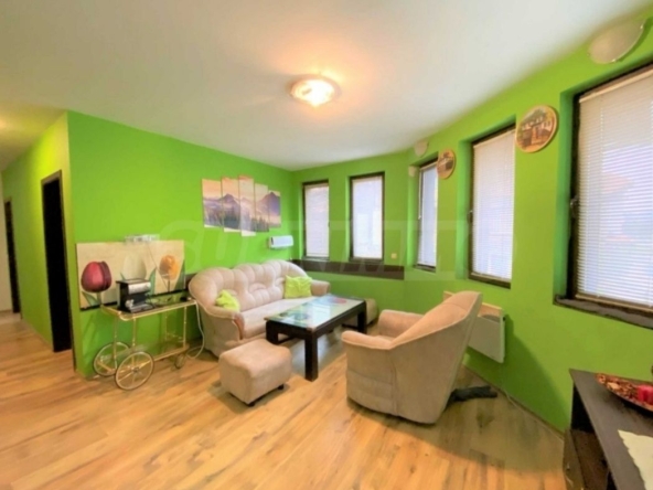 Дава се под наем Тристаен апартамент в Банско - 70 кв.м за 298.86 € - Снимка #1