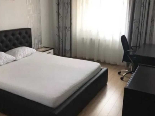 Дава се под наем Тристаен апартамент в Пловдив, Южен - 79 кв.м за 408 € - Снимка #1