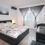 Тристаен апартамент в София, Център - 99 кв.м за 1381 €/кв.м - Снимка #1