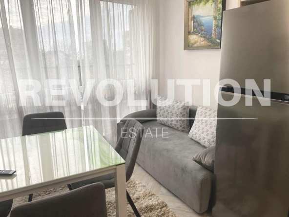 Дава се под наем Двустаен апартамент в Варна, Център - 38 кв.м за 650 € - Снимка #1