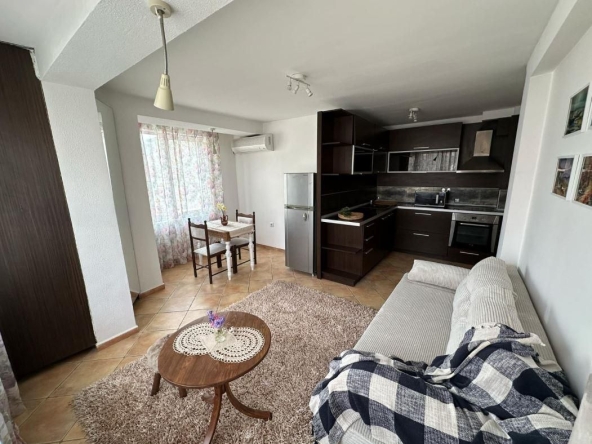 Дава се под наем Двустаен апартамент в Варна, ВИНС - 54 кв.м за 490 € - Снимка #1