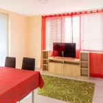 Дава се под наем Тристаен апартамент в Варна, м-т Траката - 68 кв.м за 450 € - Снимка #1