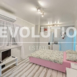 Дава се под наем Едностаен апартамент в Варна, Колхозен пазар - 20 кв.м за 250 € - Снимка #1