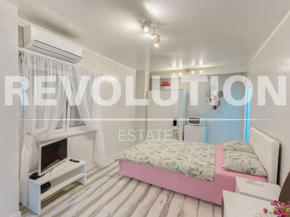 Дава се под наем Едностаен апартамент в Варна, Колхозен пазар - 20 кв.м за 225 € - Снимка #1